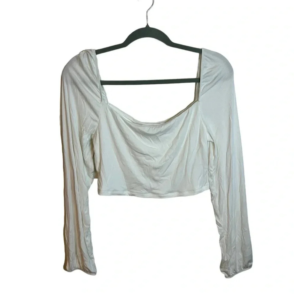 Aritzia Sunday Best Ribbed Long Sleeve Cropped Top